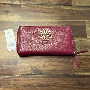 Tory Burch Britten zip continental wallet